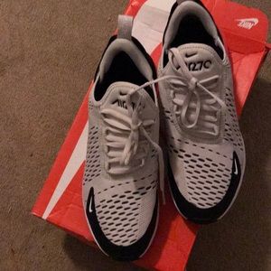 Air max 270 youth size 7